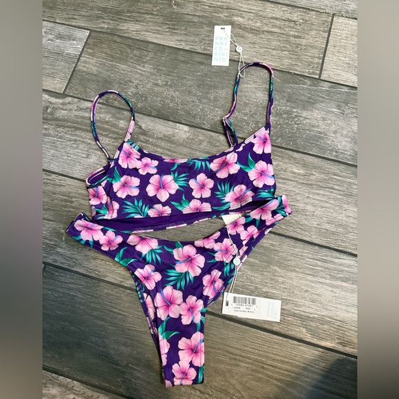 NWT Frankie’s Bikinis Katarina Shine Bikini Set - Picture 3 of 5